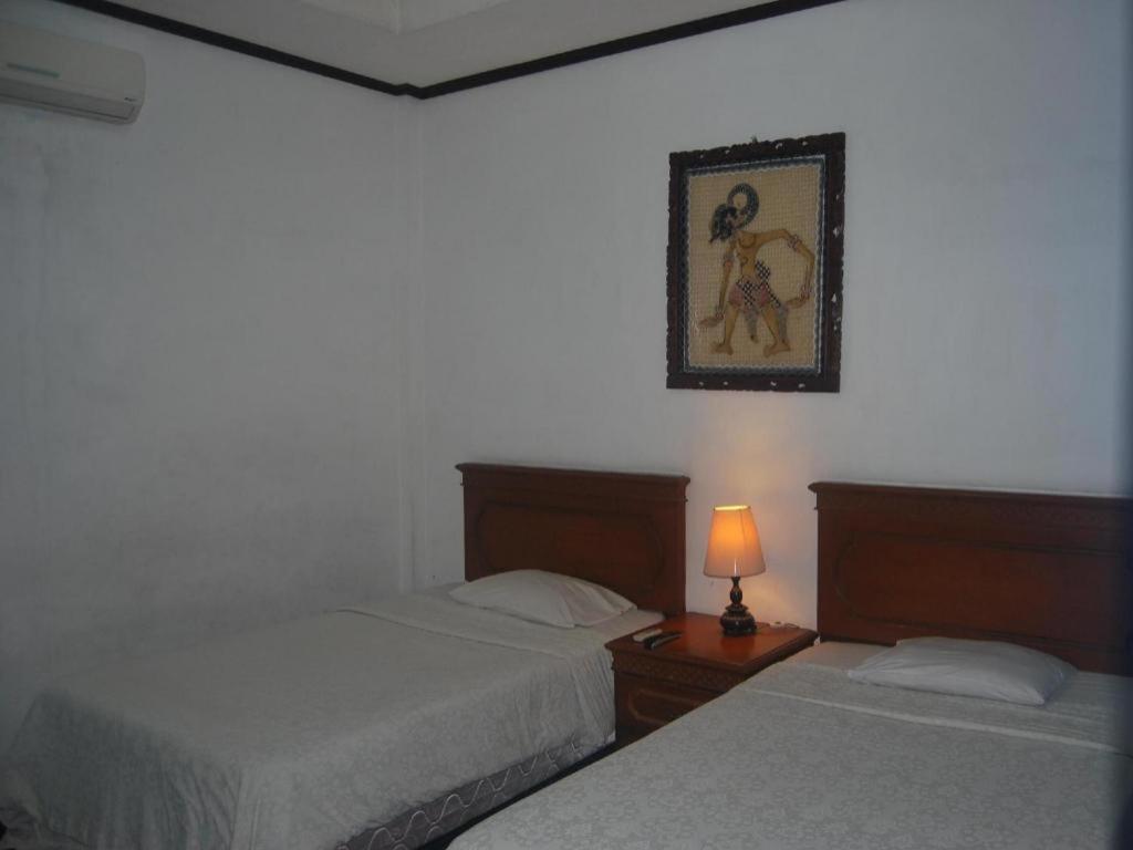 Sadinah Sahid Josodipuro Hotel Colomadu Exterior foto