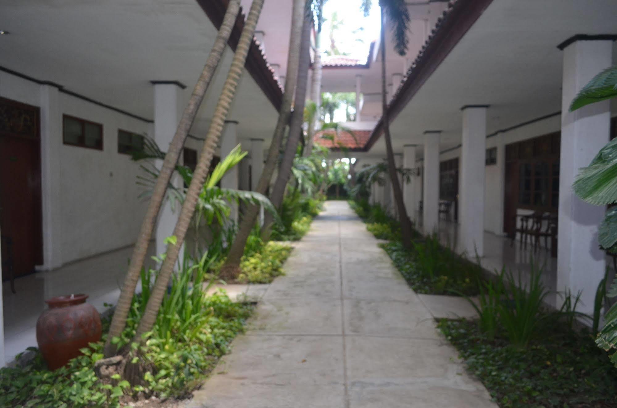 Sadinah Sahid Josodipuro Hotel Colomadu Exterior foto