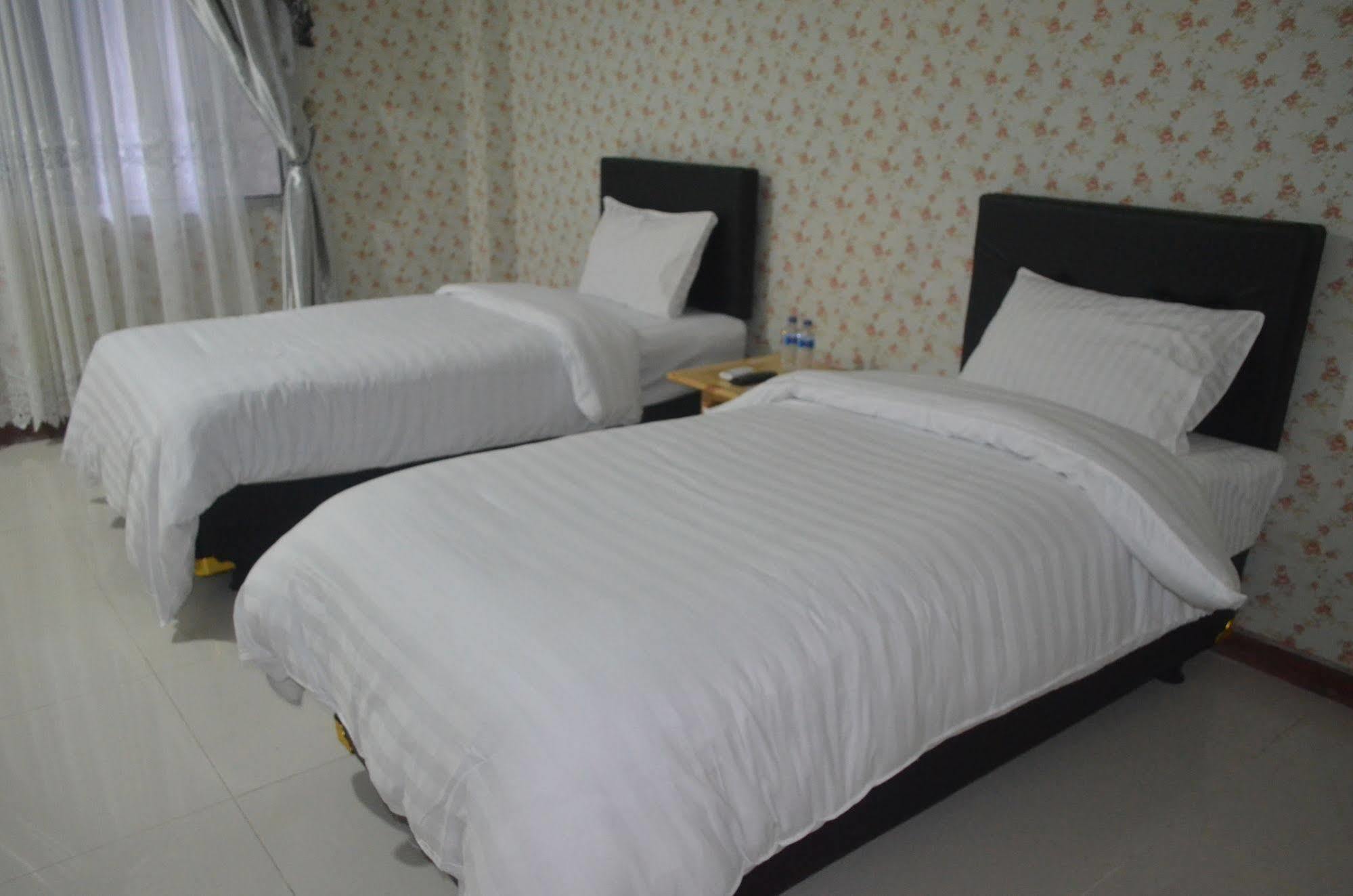 Sadinah Sahid Josodipuro Hotel Colomadu Exterior foto